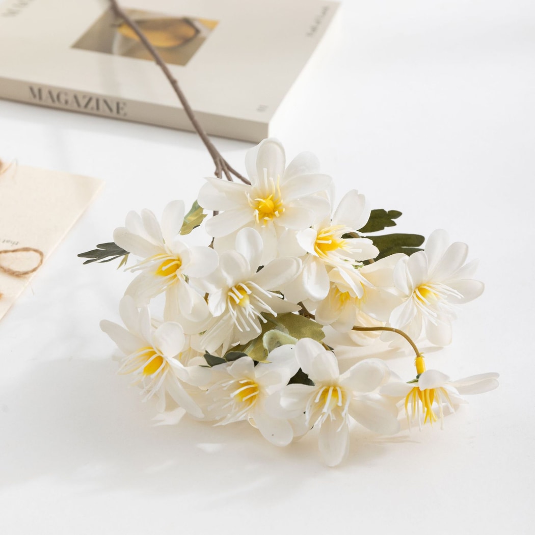 Roselle - Minimalist Decorative Daisy Artificial Flower