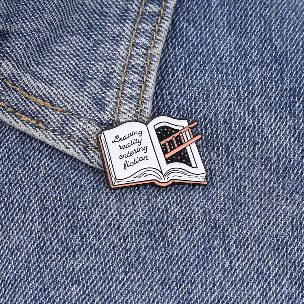 Pinori - Storybook Window Detail Fashion Pin