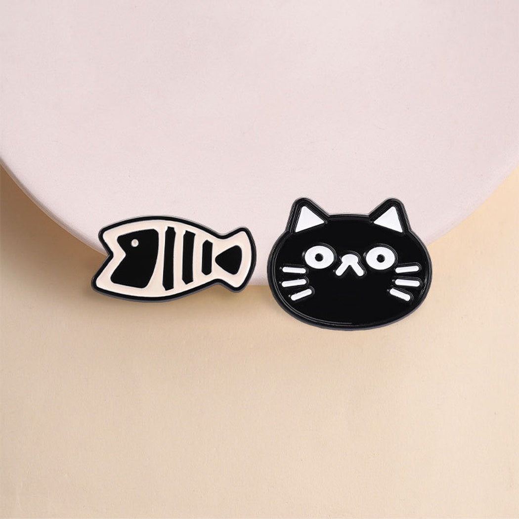 Pinori - Simple Cat and Fishbone Animal Brooch
