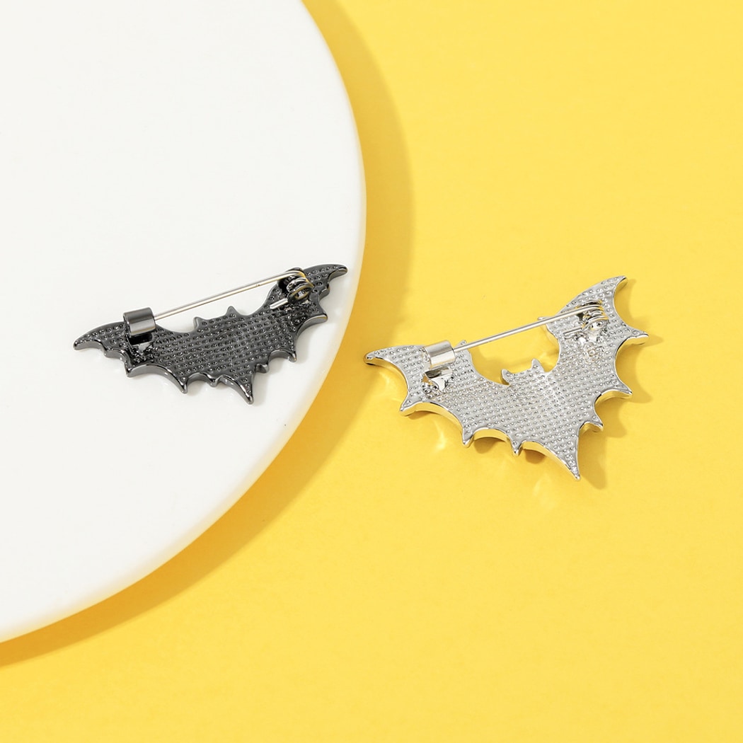 Pinori - Vintage Playful Halloween Bat Pin
