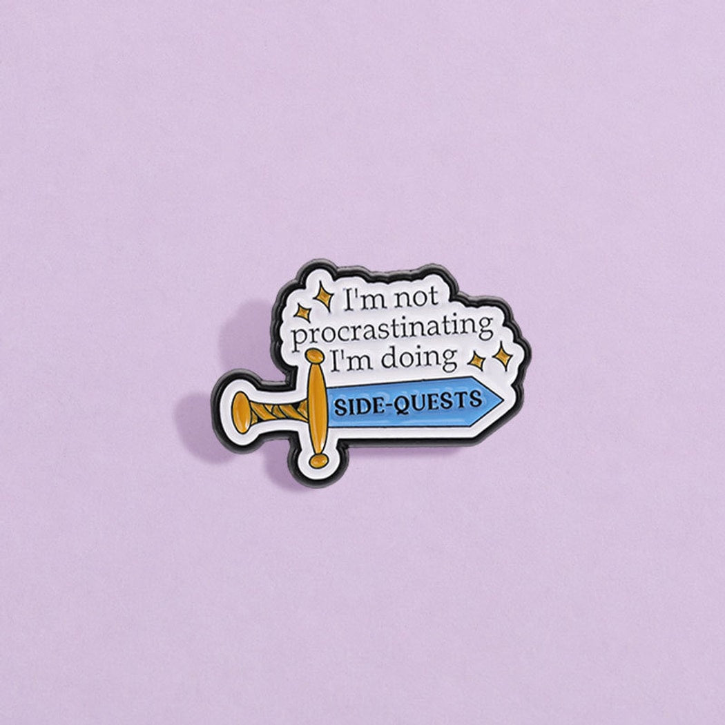 Pinori - Letter Quote Geometric Line Detail Brooch