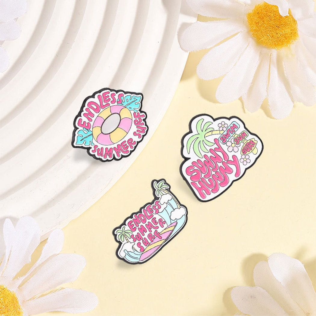 Pinori - Retro Summer Beach Lettering Pin