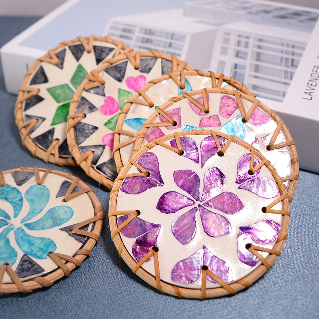 Thimara - Intarsia Floral Pattern Round Coaster