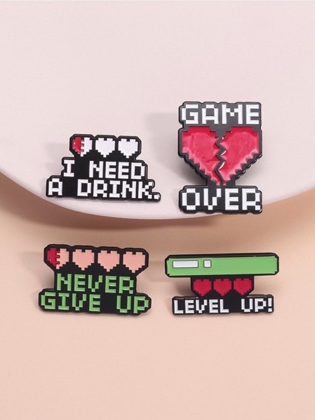 Pinori - Heart Shaped Game Life Bar Brooch