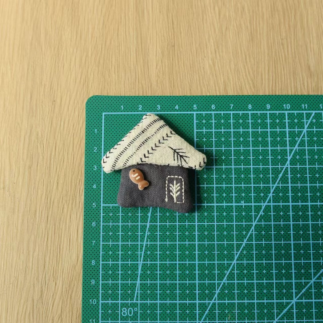Pinori - Gray Minimal Style House Shape Pin
