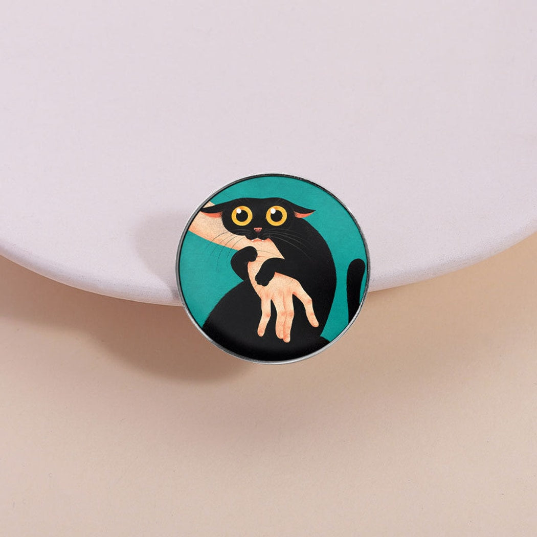 Pinori - Playful Graphic Round Decorative Brooch