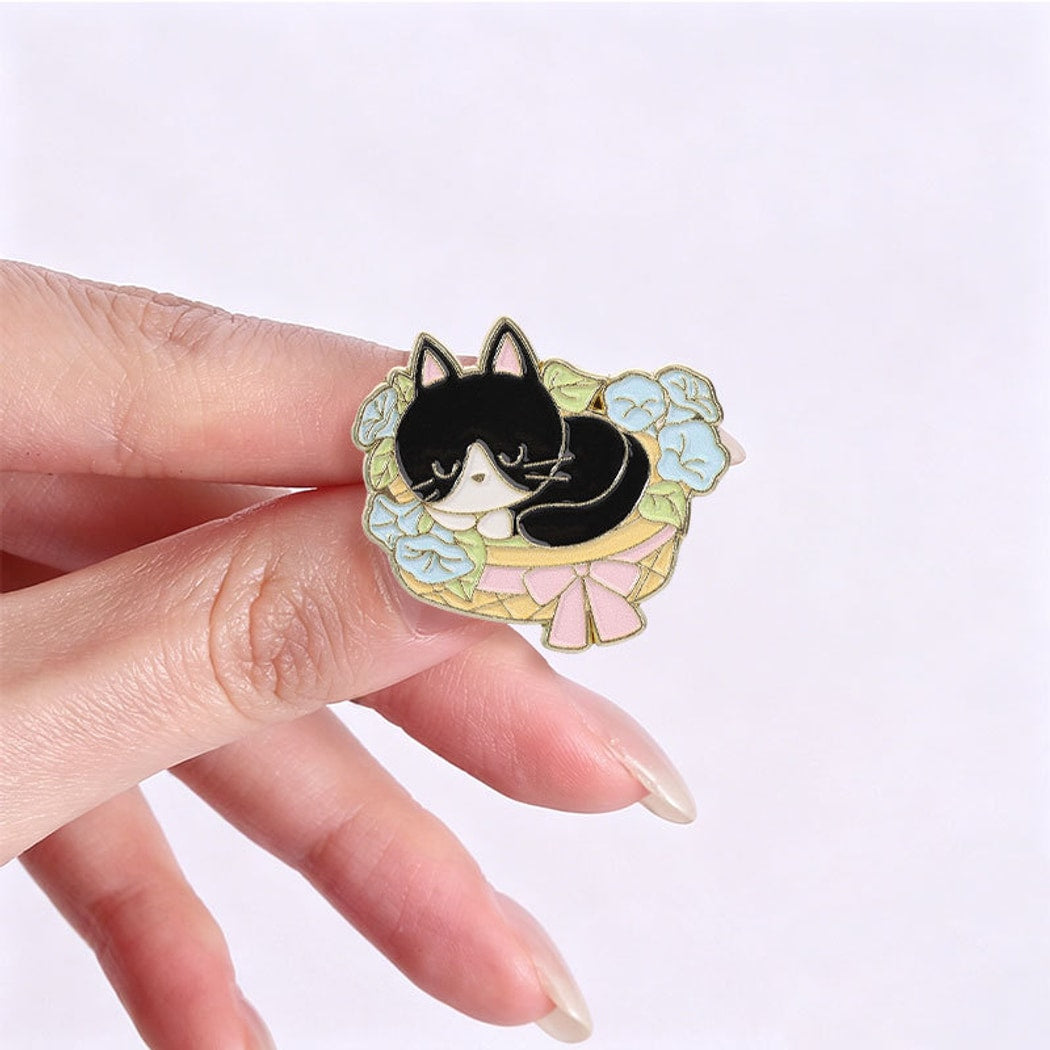 Pinori - Floral Cartoon Cat Outfit Accent Brooch