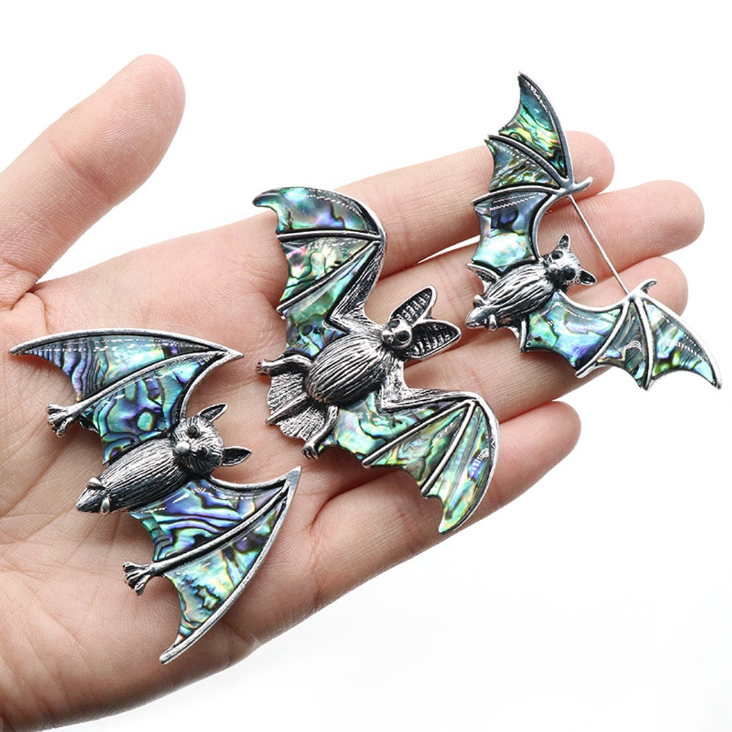 Pinori - Halloween Retro Bat Shape Pin