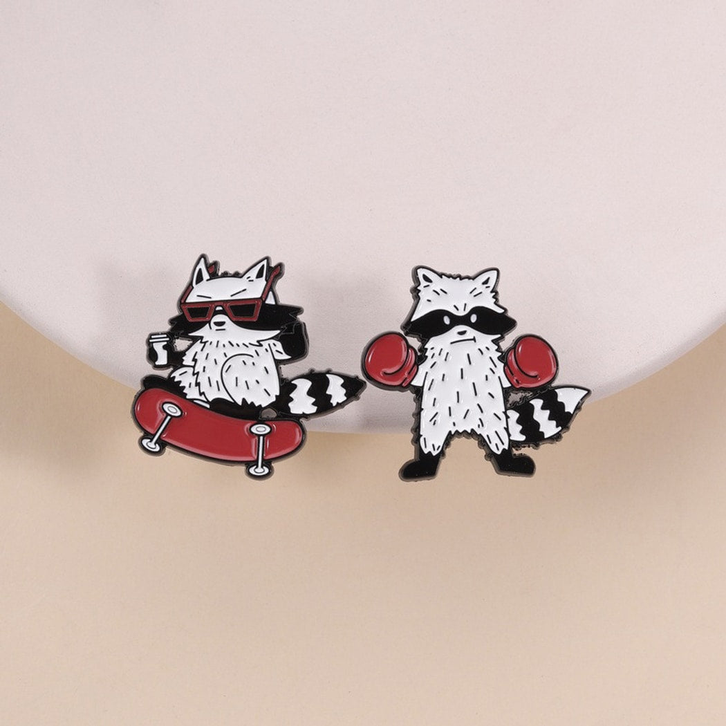 Pinori - Playful Animal Motif Raccoon Brooch Pin