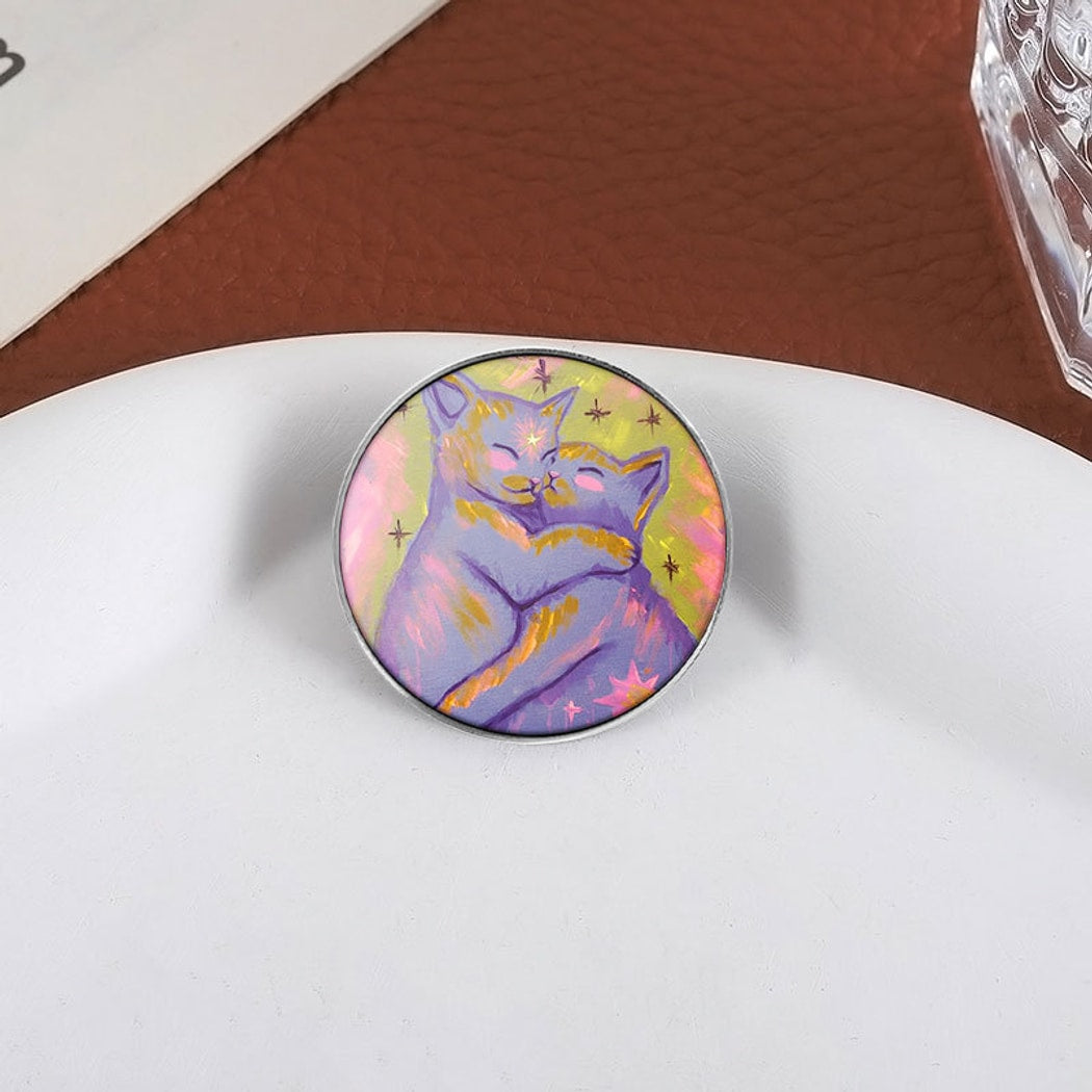 Pinori - Artful Hugging Kitten Motif Pin