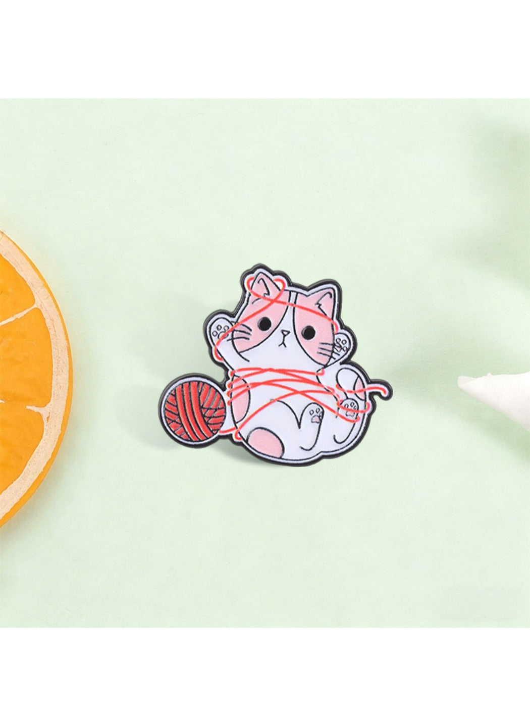 Pinori - Cute Cartoon White Kitten Tangled in Yarn Pin Brooch Badge