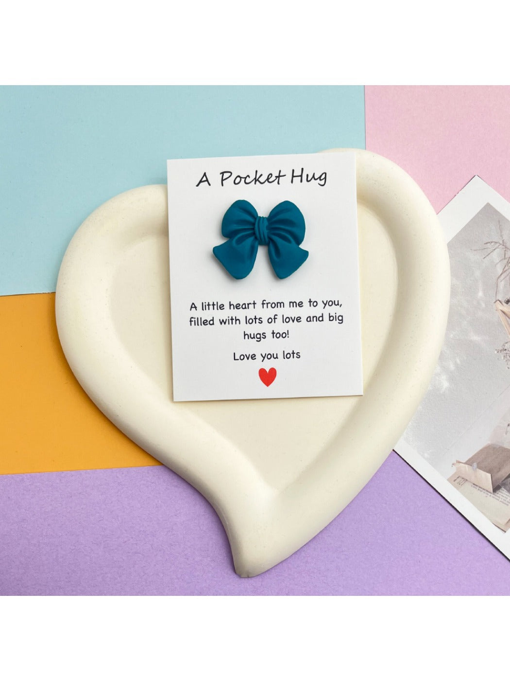 Taphug Pocket Hug card with adorable bow shown from above