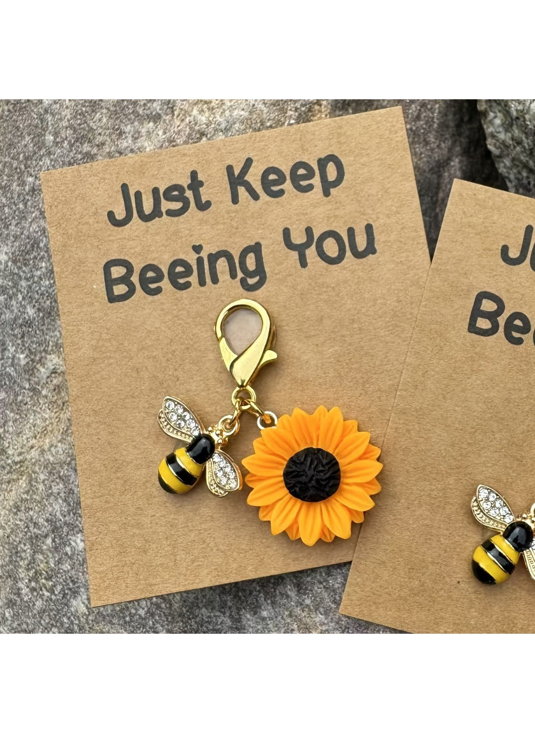 Taphug  - Alloy Pocket Hug Card Bee Sunflower Keychain
