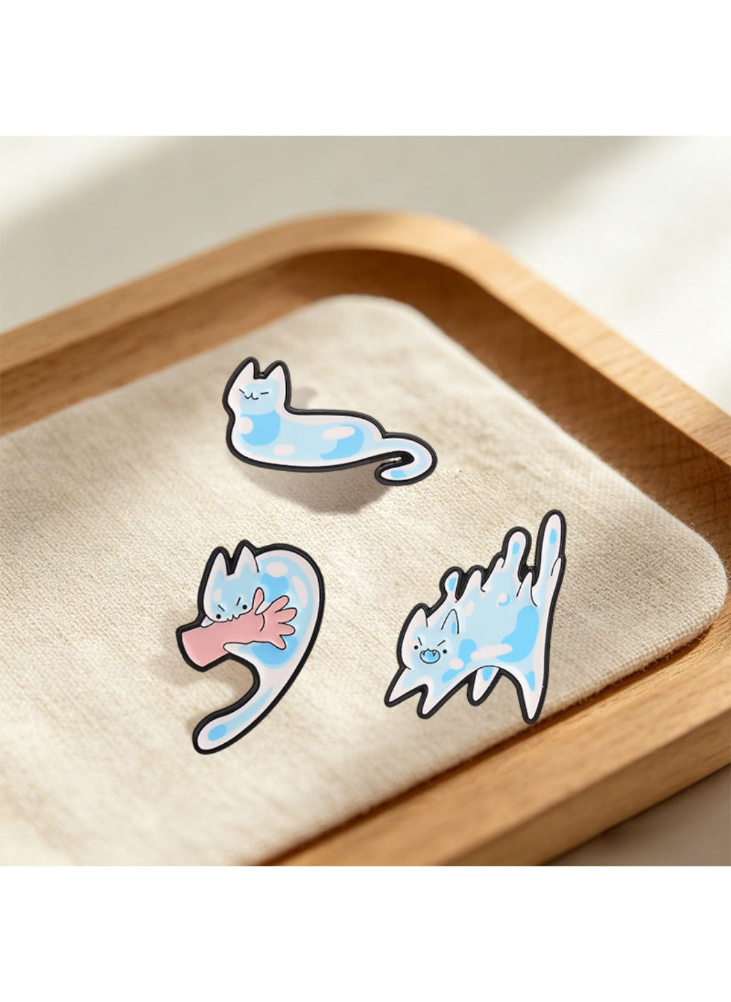 Pinori -  Cute Cartoon Funny Distorted Blue Kitten Pin Brooch Badge