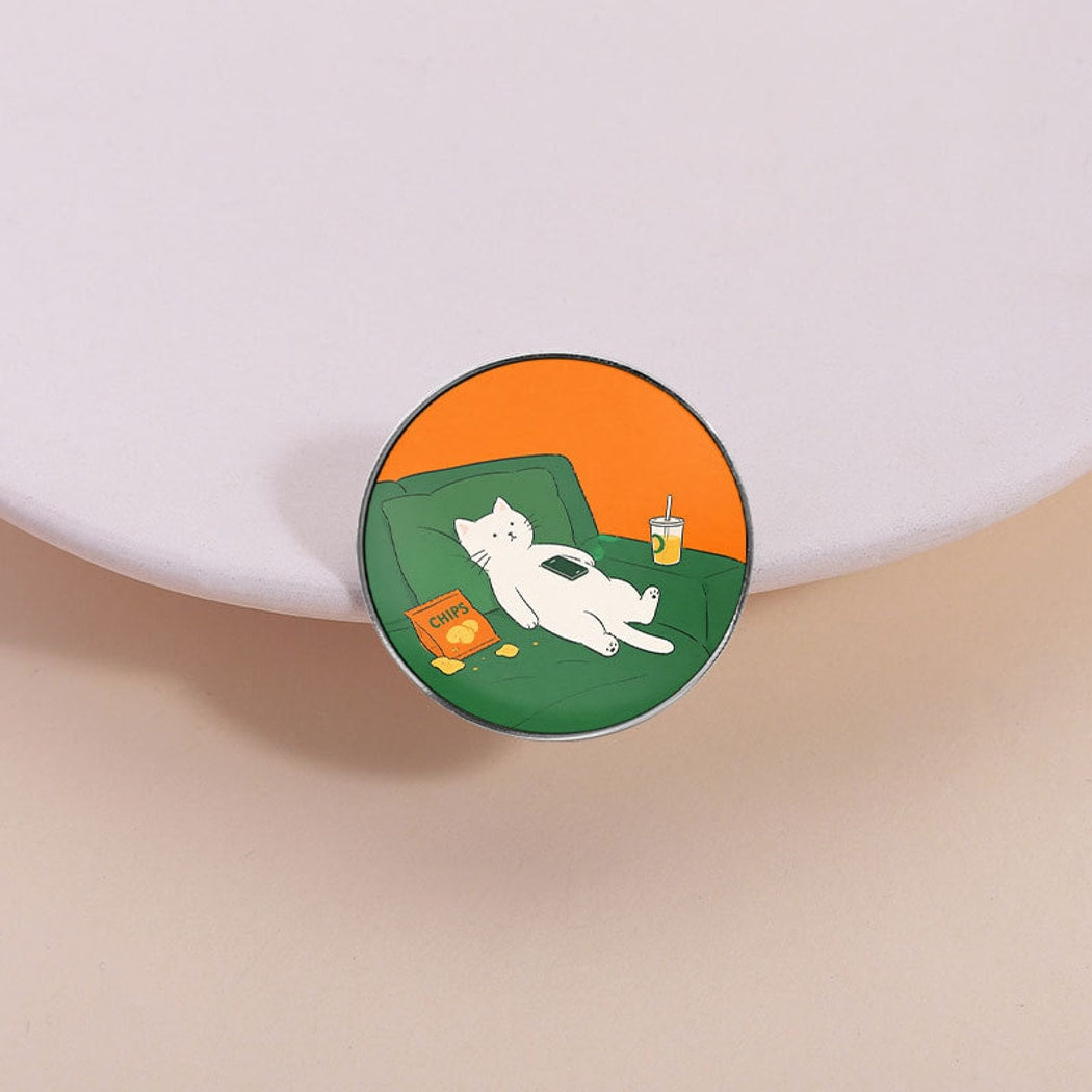 Pinori - Graphic Cat Illustration Pin