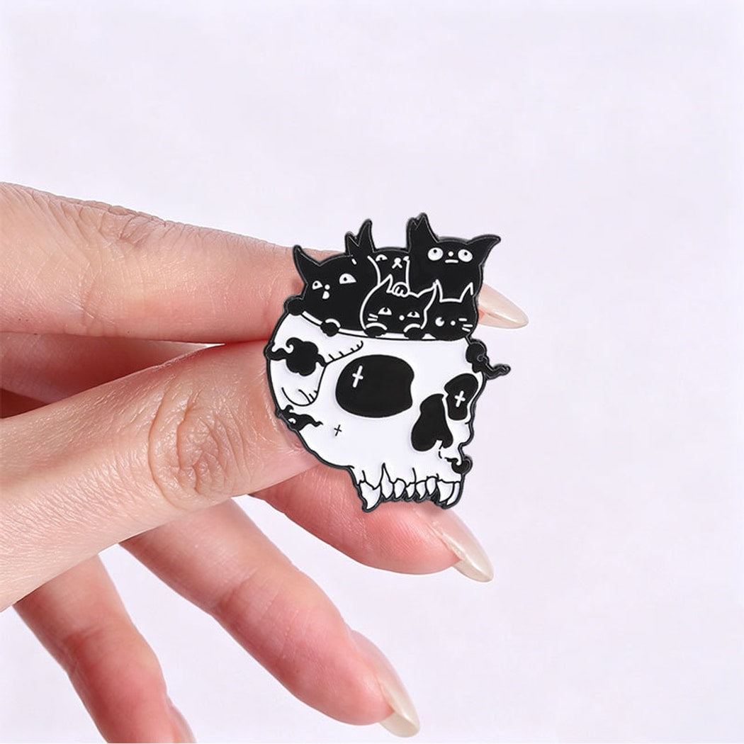Pinori - Gothic Skull and Cat Decorative Pin